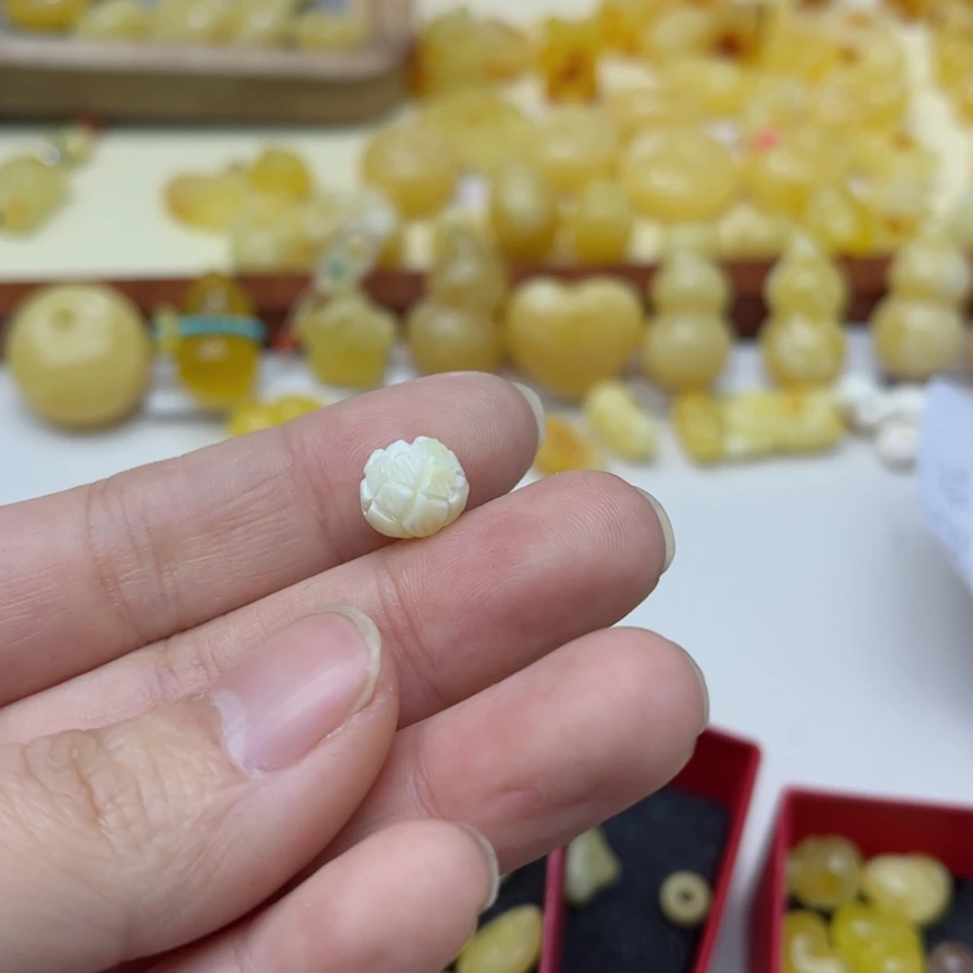 【闪购商品】蜜蜡裸石未镶嵌阿*配饰