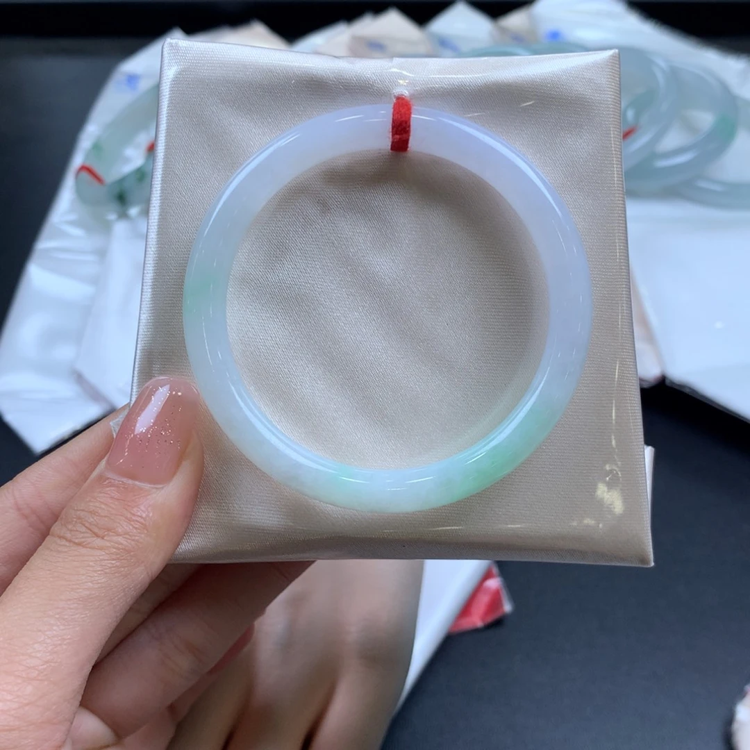 翡翠未镶嵌手镯52圈口