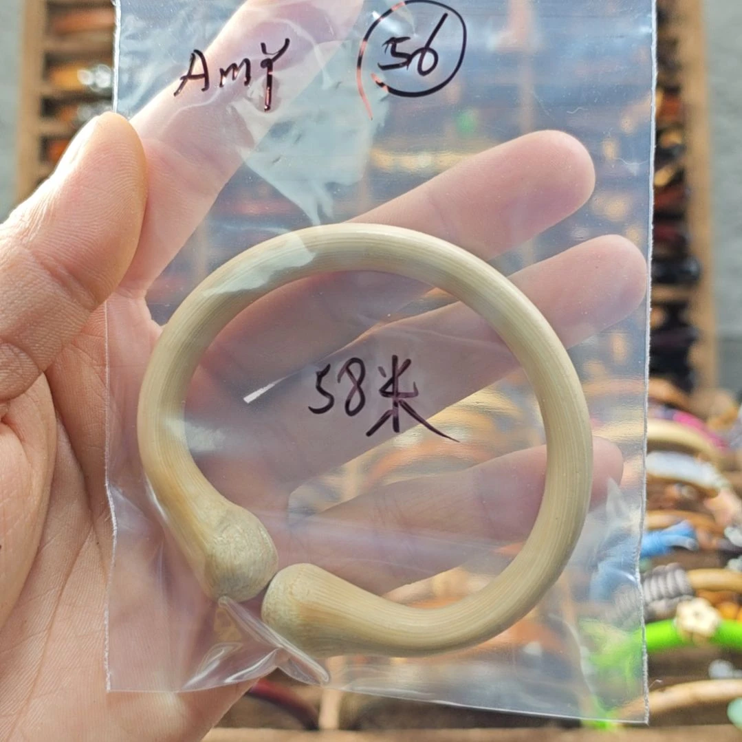 木质非金属 白金刚藤手镯。