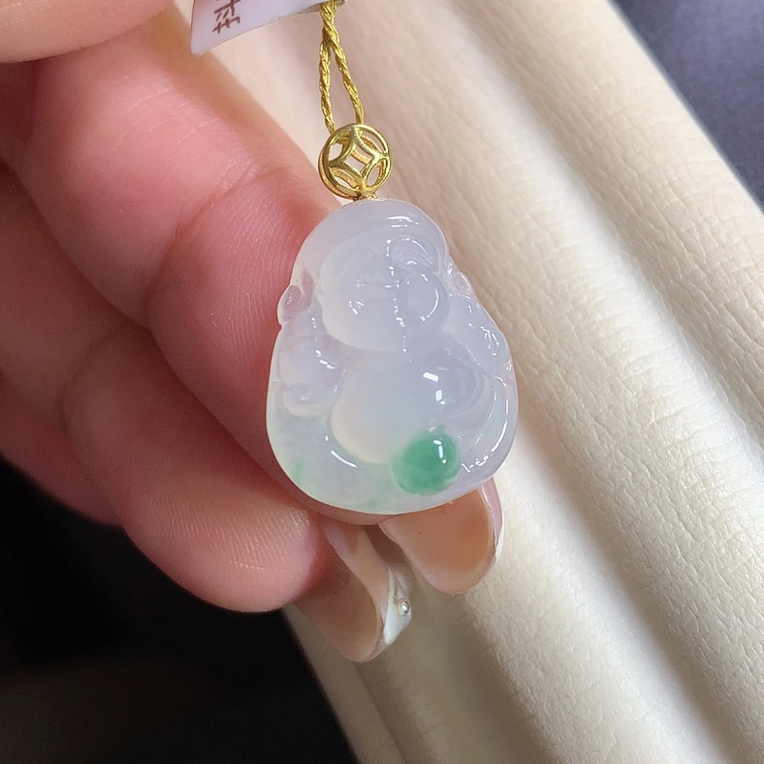 翡翠18K金镶嵌颈饰财神
