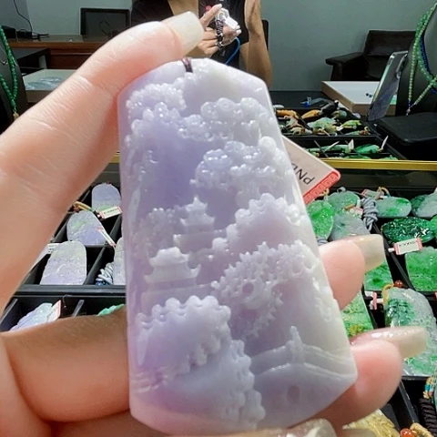 颈饰未镶嵌翡翠一个