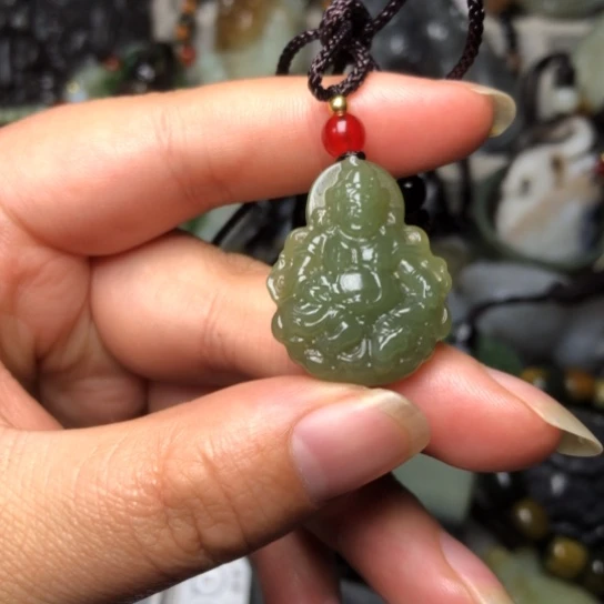 和田玉未镶嵌把件