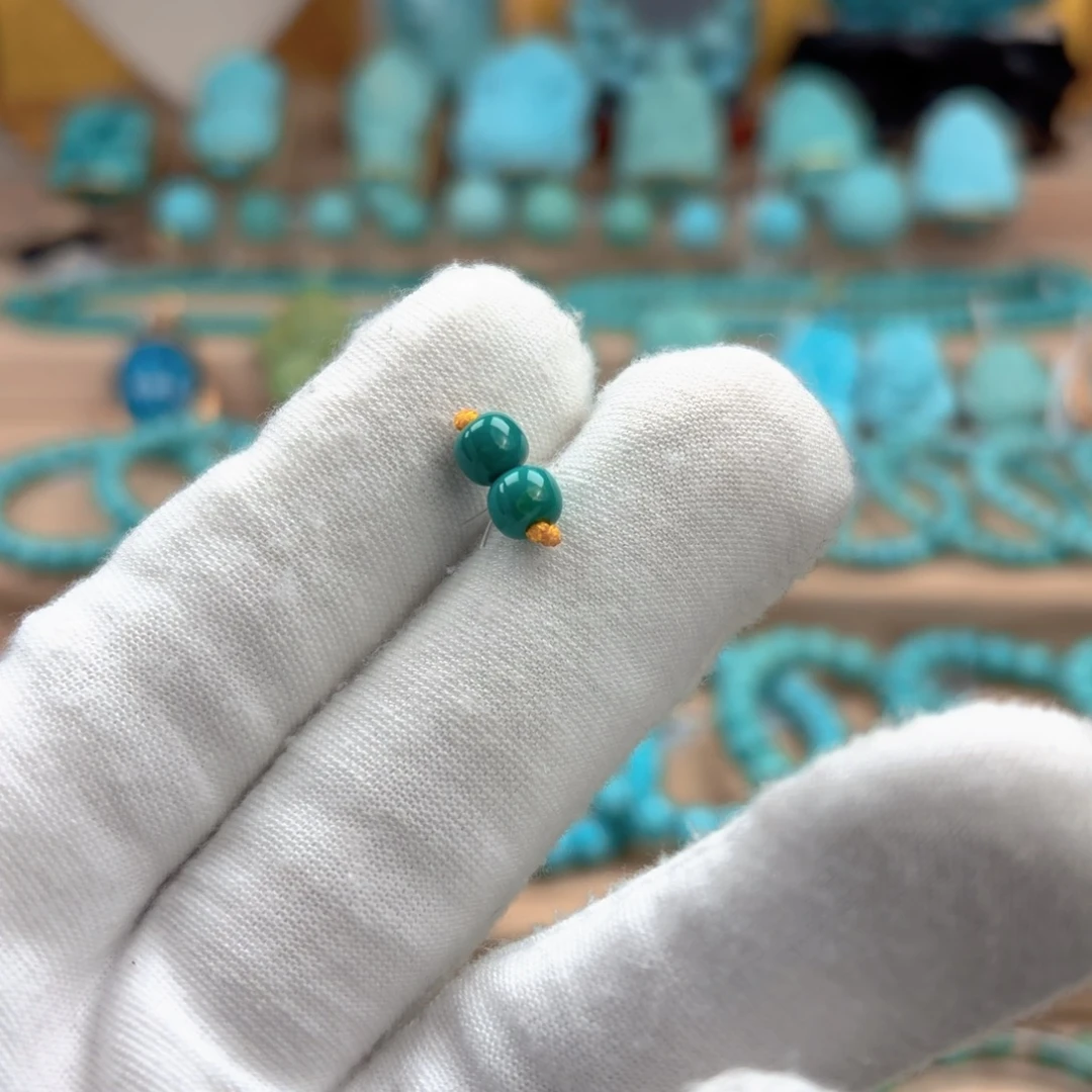 绿松石未镶嵌珠宝奇石