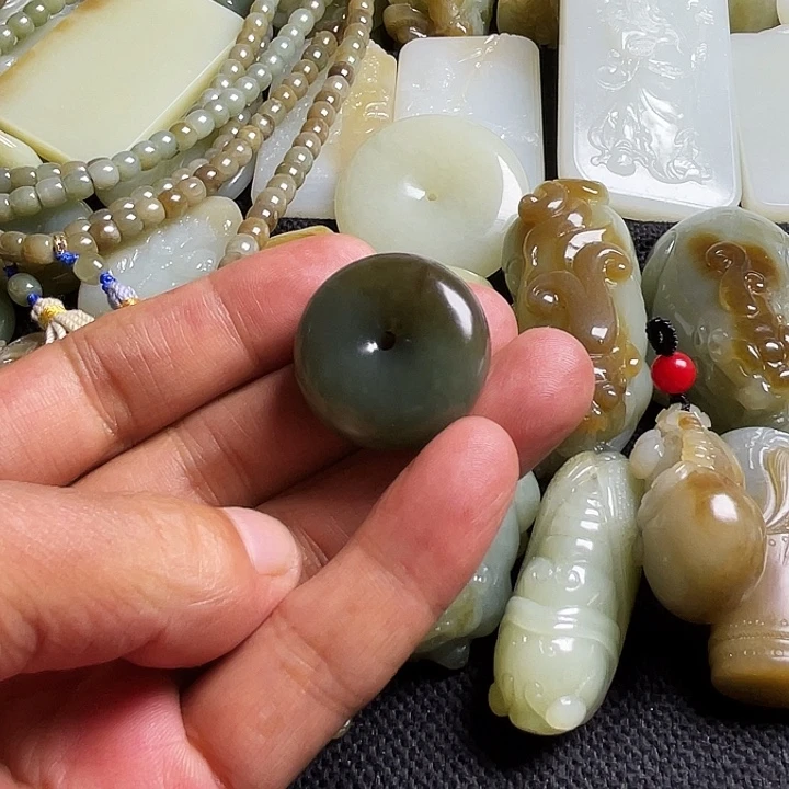 和田玉未镶嵌吊坠(不含链)