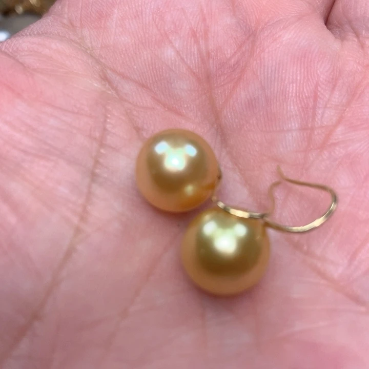 18K金镶嵌耳饰海水珍珠