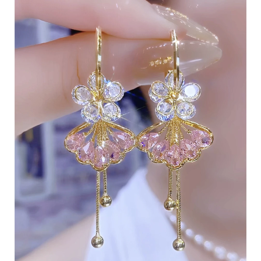 铜合金合成锆石耳饰 时尚百搭甜美气质轻奢杏叶花朵耳环