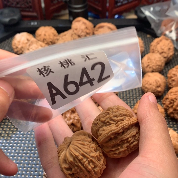 文玩核桃吊坠楼子