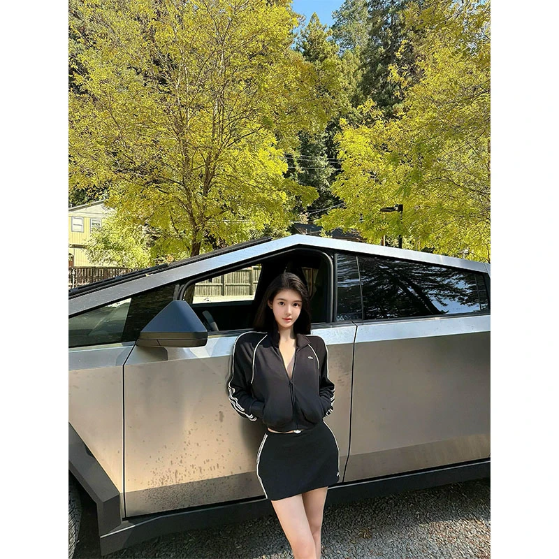 秋冬新款休闲洋气小众设计感撞色长袖拉链上衣高腰包臀半身裙套装