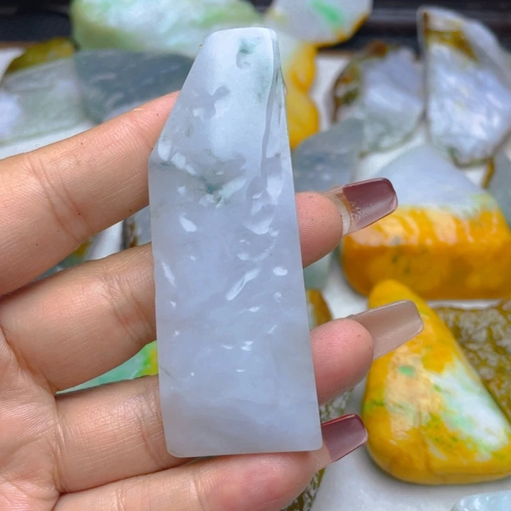 翡翠挂件未镶嵌翡翠