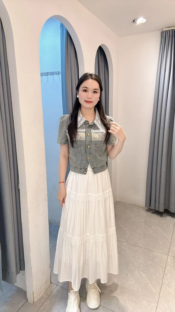 丹妮丝夏季翻领蕾丝牛仔上衣显瘦洋气减龄两件套套裙