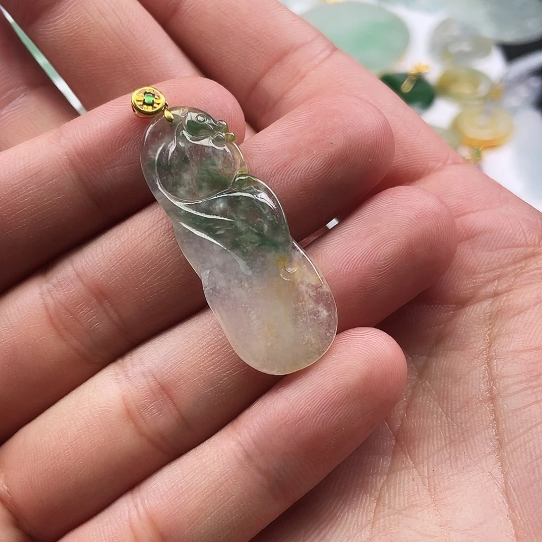 翡翠18K金镶嵌颈饰翡翠