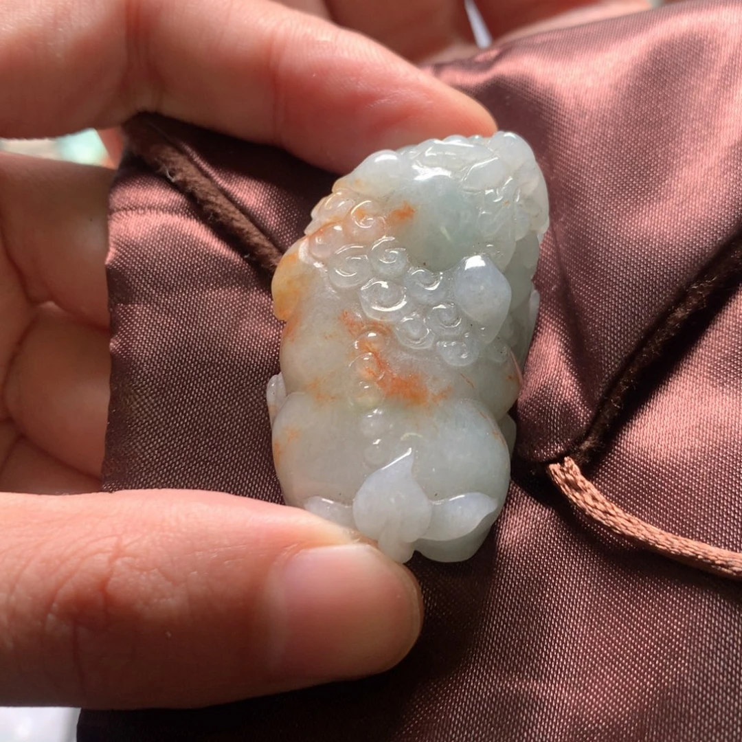 绿***瘦翡翠未镶嵌颈饰貔貅