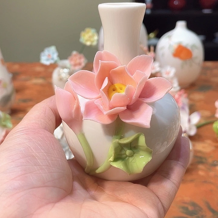 手工陶瓷精致摆件