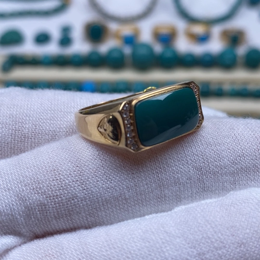 绿松石18K金镶嵌珠宝奇石戒指