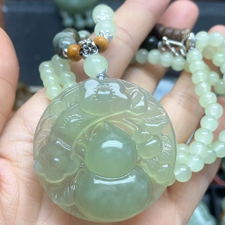 未镶嵌蛇纹石玉颈饰