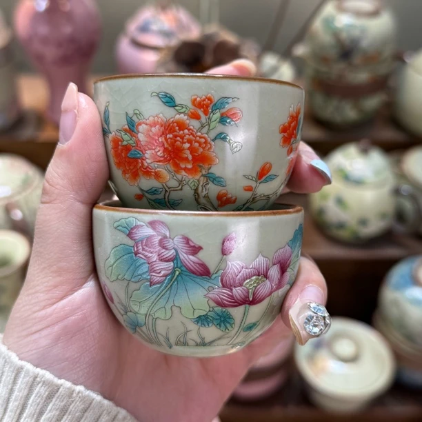 荷花加迎春花圆底杯客杯开片60毫升