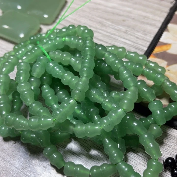 石英质玉未镶嵌颈饰