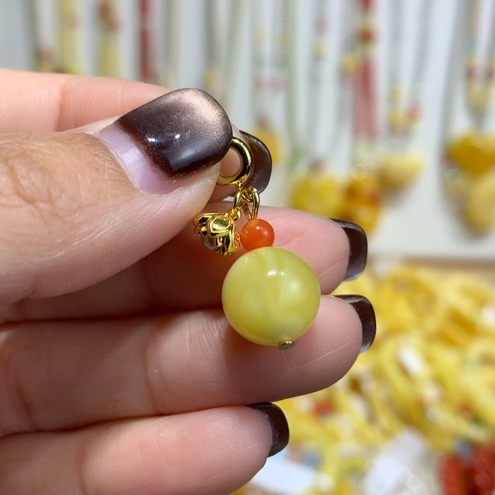 蜜蜡未镶嵌裸石配饰