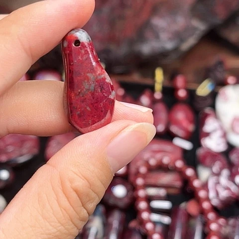 【闪购商品】天然辰砂天然原矿朱砂吊坠