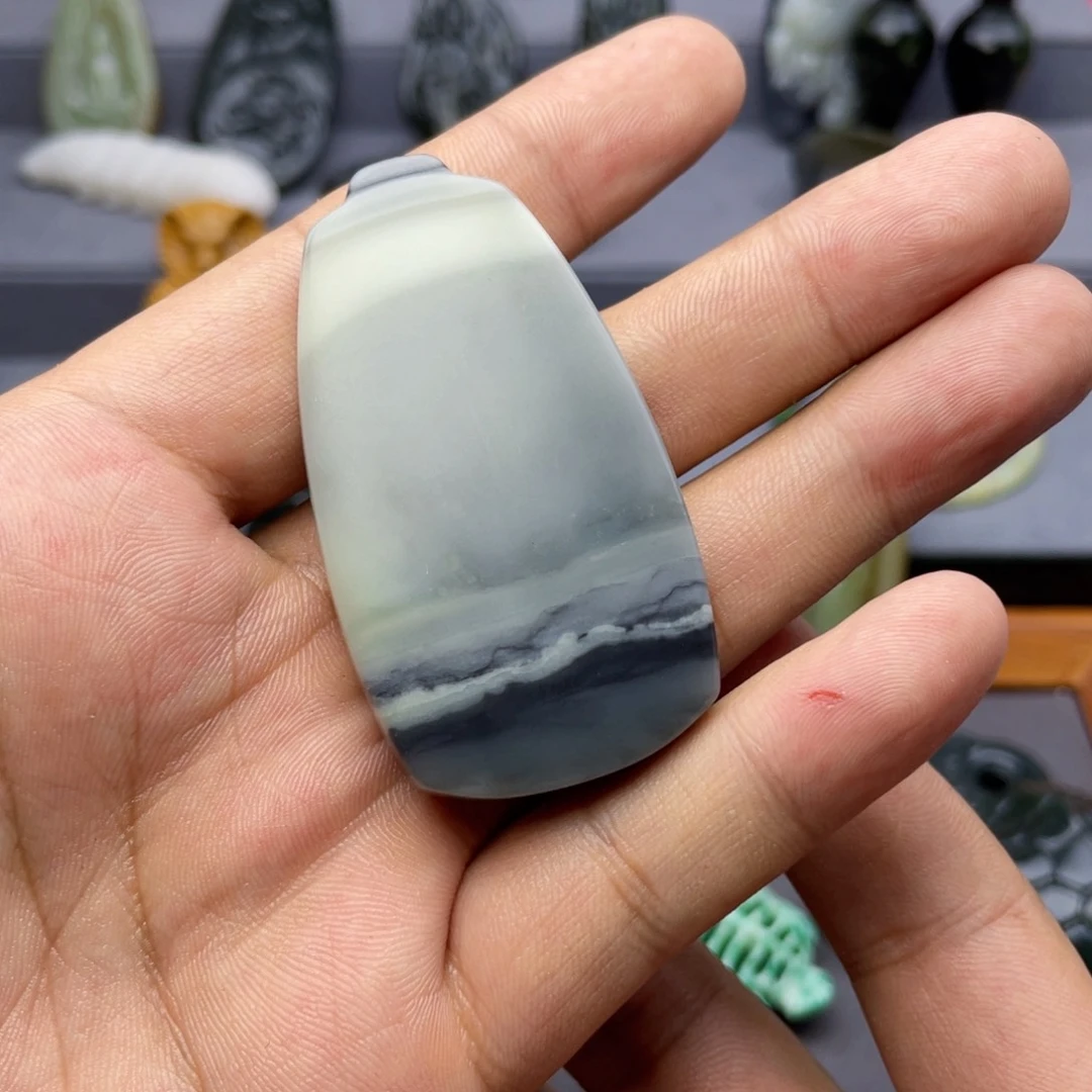 和田玉未镶嵌颈饰白**白