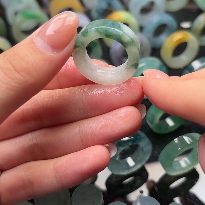 定制翡翠未镶嵌绿花完美