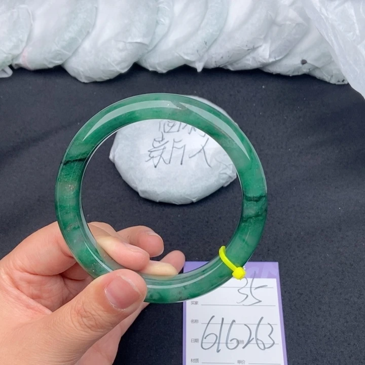 石英质玉（非洲翠）手镯未镶嵌35