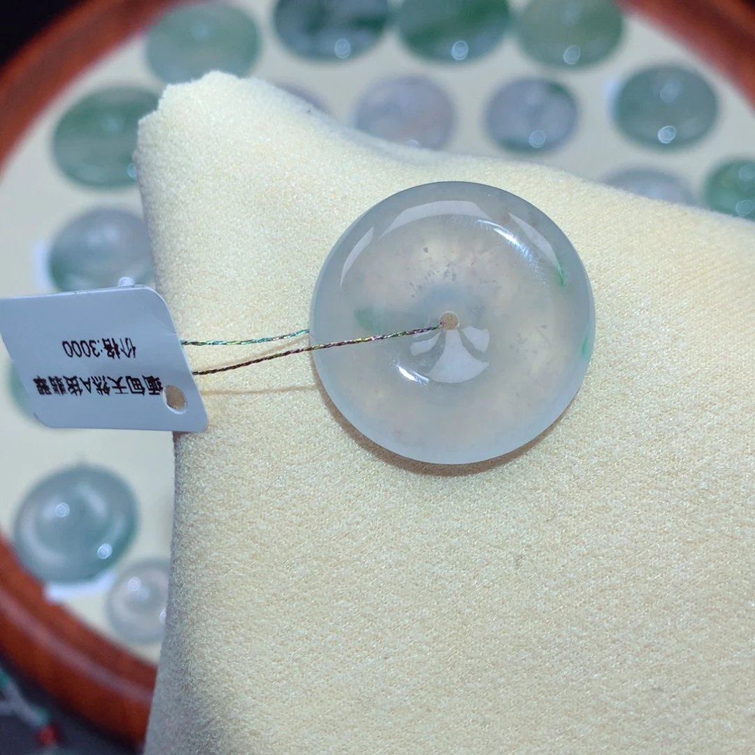 翡翠未镶嵌颈饰翡翠吊坠