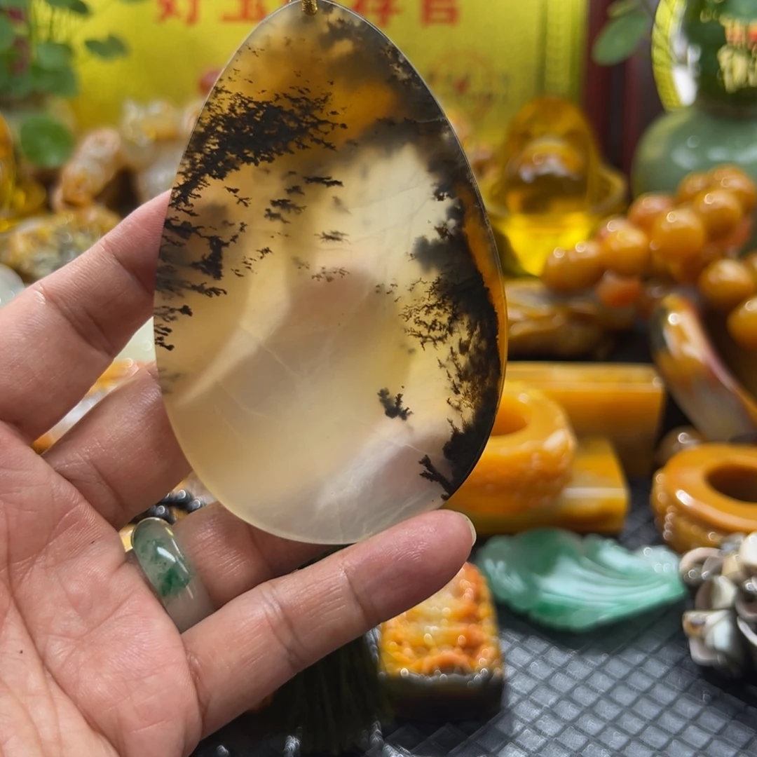 石英质玉未镶嵌颈饰