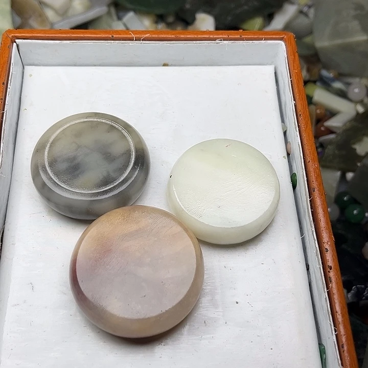 未镶嵌和田玉（翠青玉）珠宝奇石