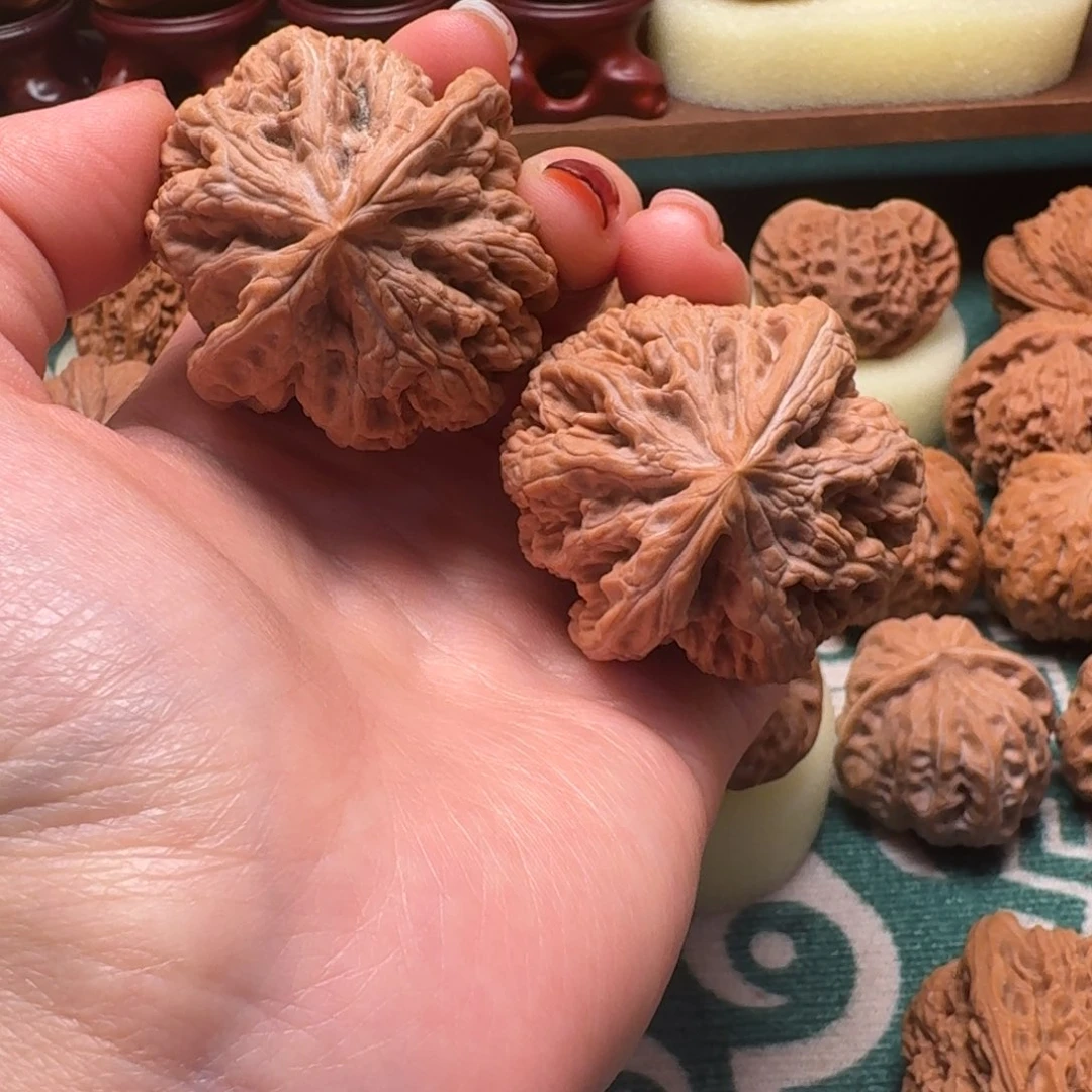 文玩核桃吊坠44粗筋