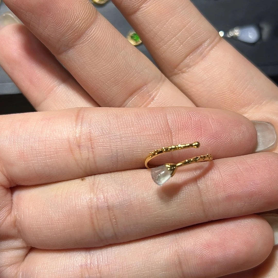 翡翠18K金镶嵌戒指