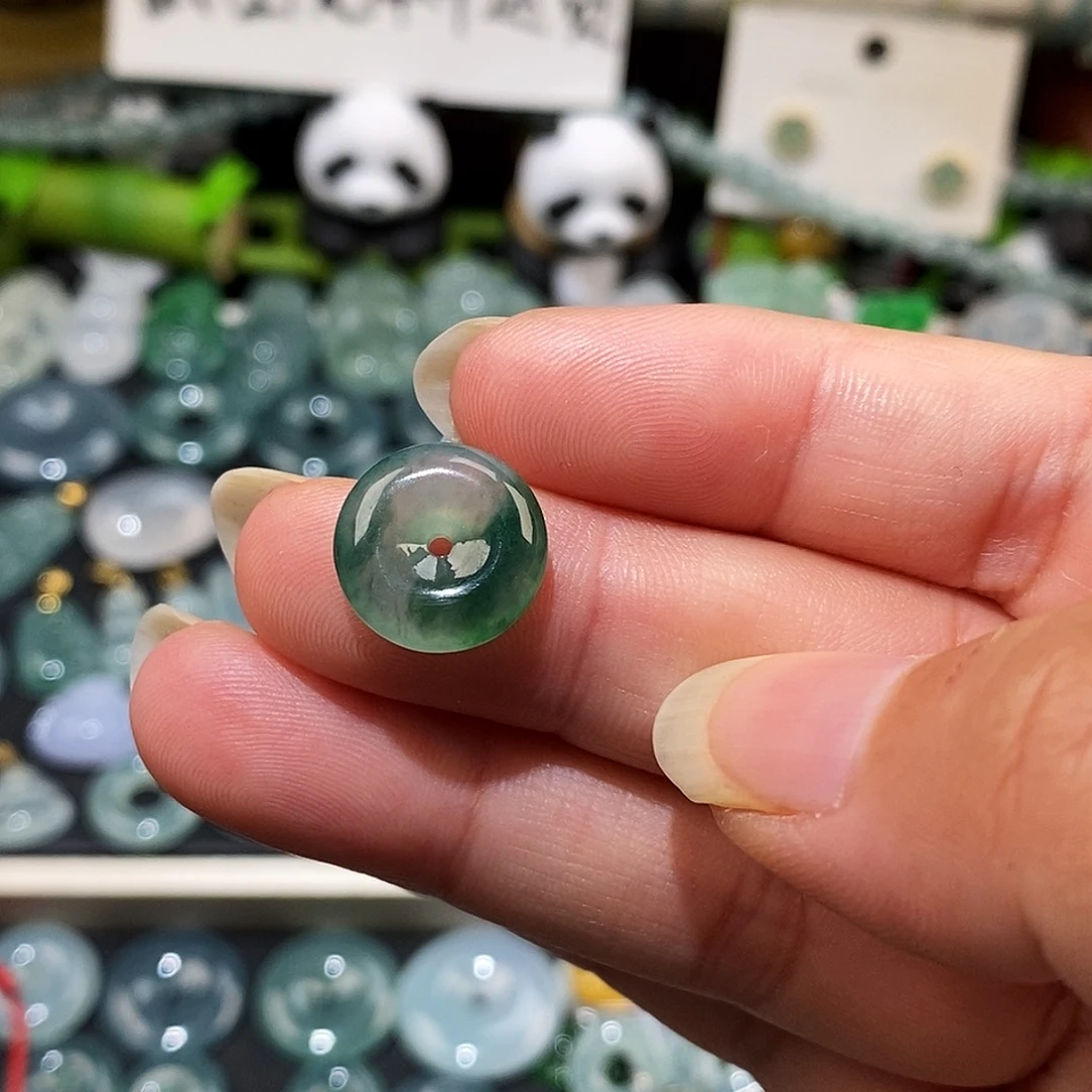 翡翠未镶嵌颈饰飘花平安扣