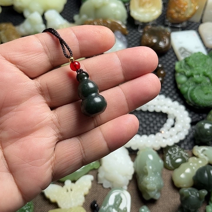 和田玉（糖玉）未镶嵌颈饰