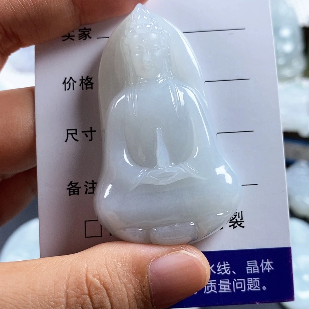 大***们翡翠未镶嵌颈饰翡翠