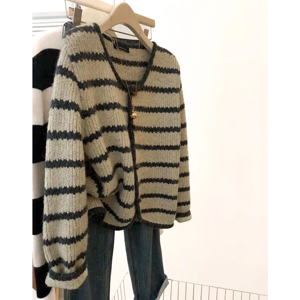 气质好的想转圈圈！复古条纹长袖针织衫女秋季慵懒风宽松开衫上衣