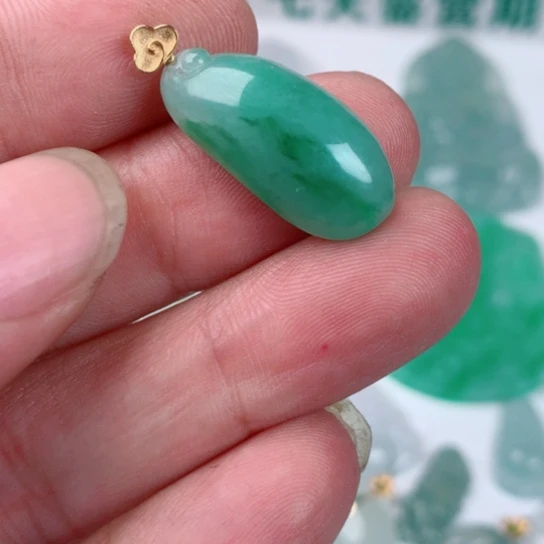 翡翠18K金镶嵌吊坠(不含链)缅甸天然翡翠A货
