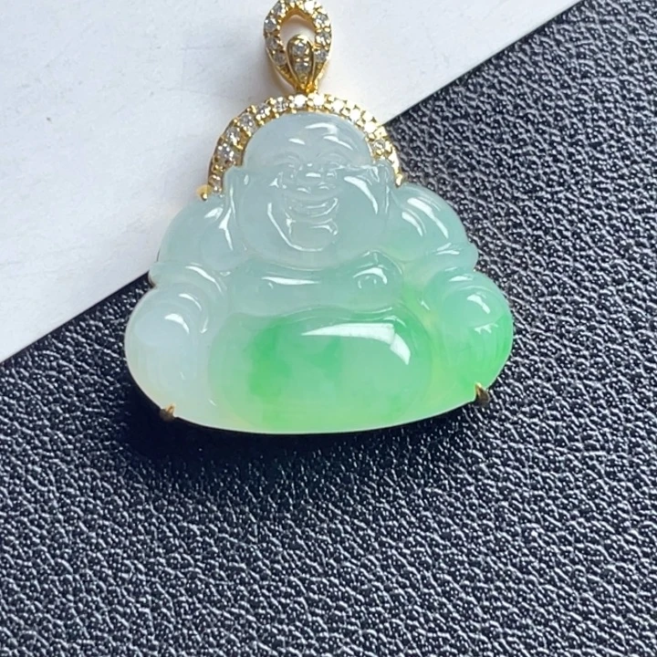 翡翠18K金镶嵌颈饰翡翠