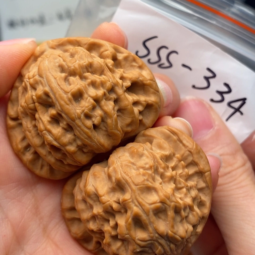 文玩核桃把件毕业三角白42……