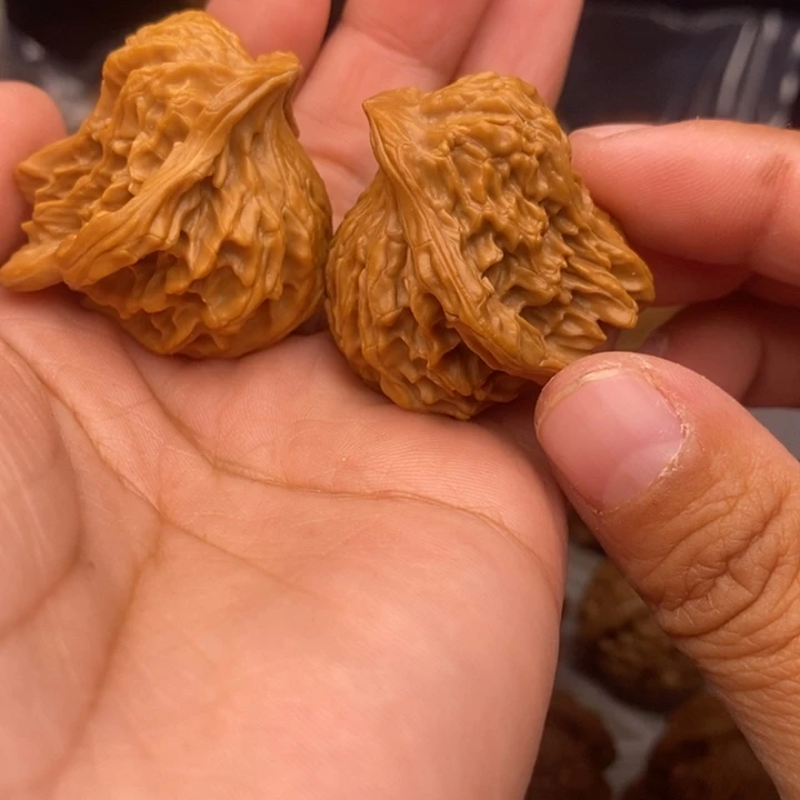 把件桃核如****a异型鸟