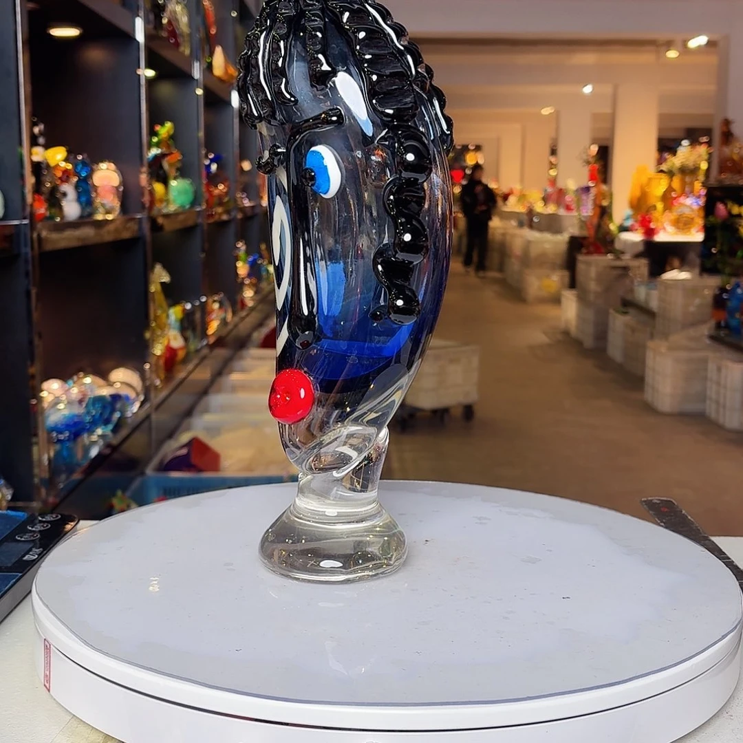 摆件琉璃花的颜色也是非常