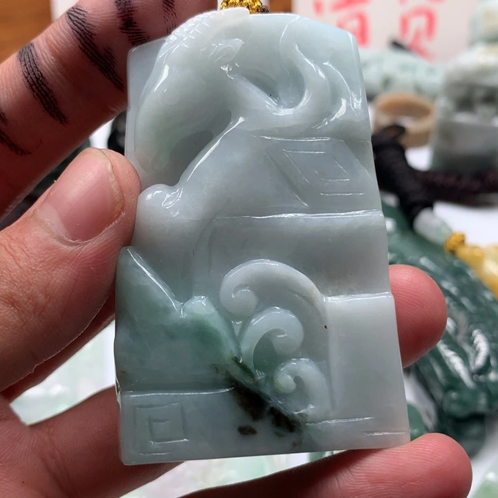 翡翠未镶嵌颈饰保真天然a货翡翠