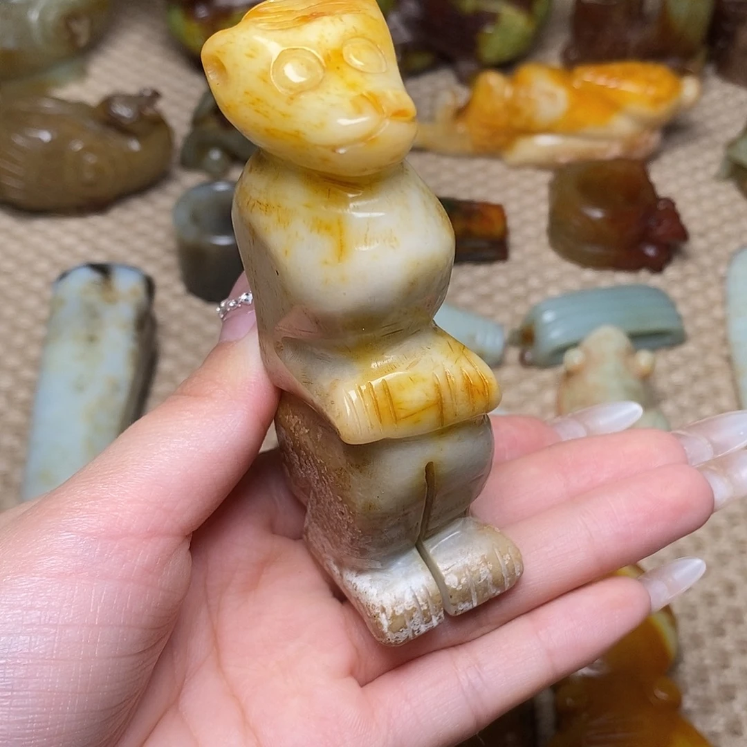 未镶嵌蛇纹石玉颈饰
