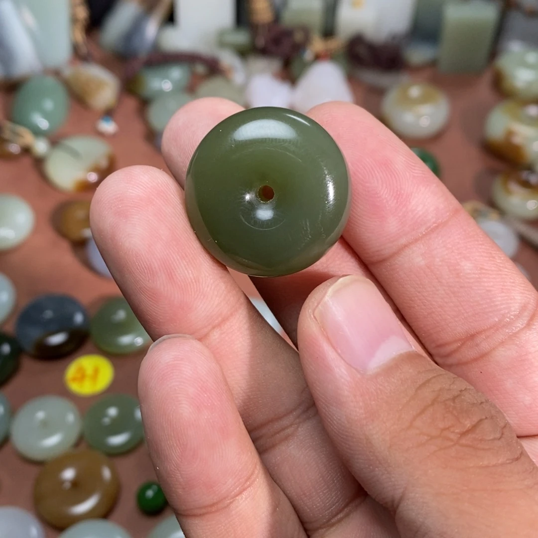 和田玉未镶嵌吊坠(不含链)