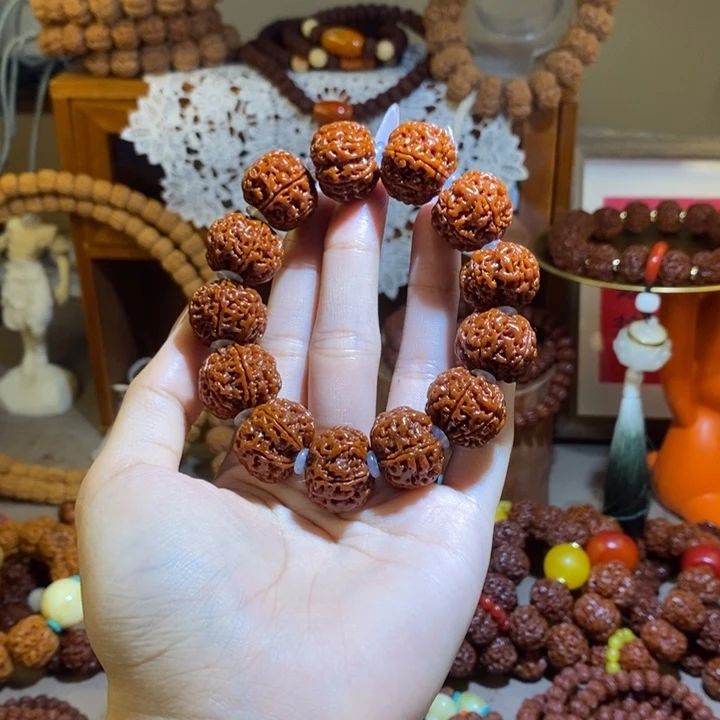 心***夏金刚菩提手串206玉华满肉一物