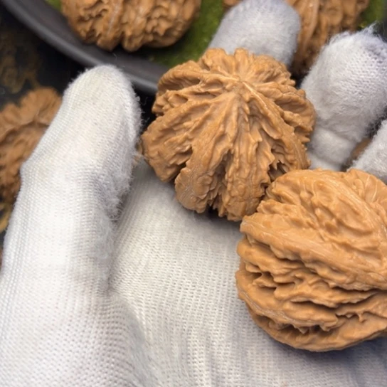 和***π文玩核桃把件秦岭核桃29