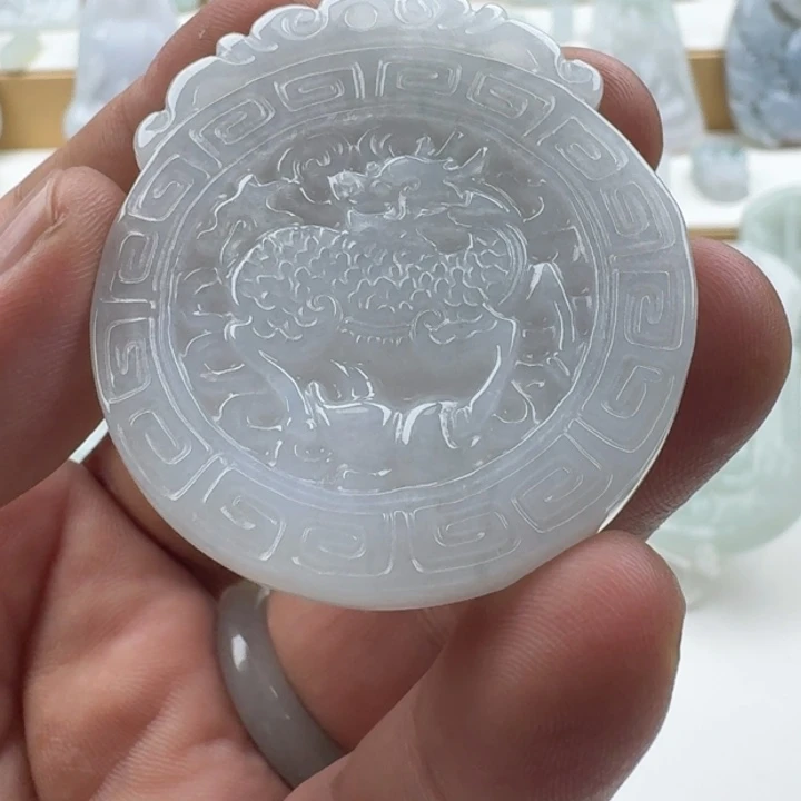 翡翠未镶嵌颈饰天然缅甸A货翡翠