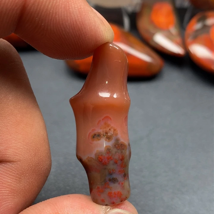 玛瑙/玉髓颈饰未镶嵌木*李