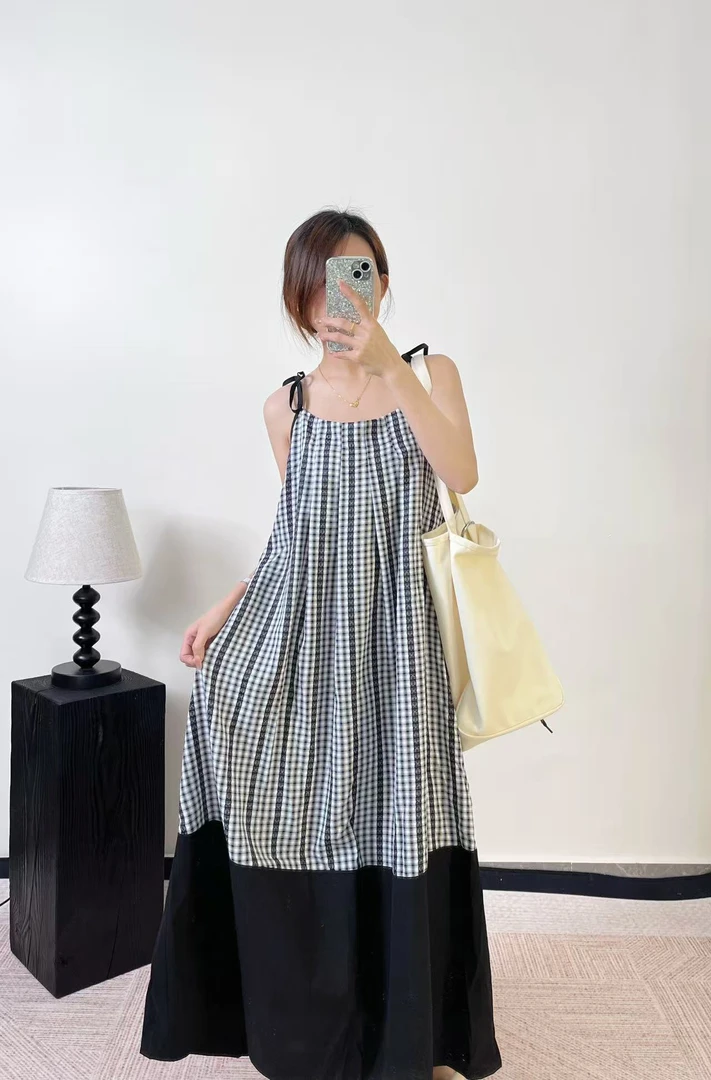 【黑白乐谱】法式度假风吊带显瘦连衣裙撞色格子拼接无袖长裙子女