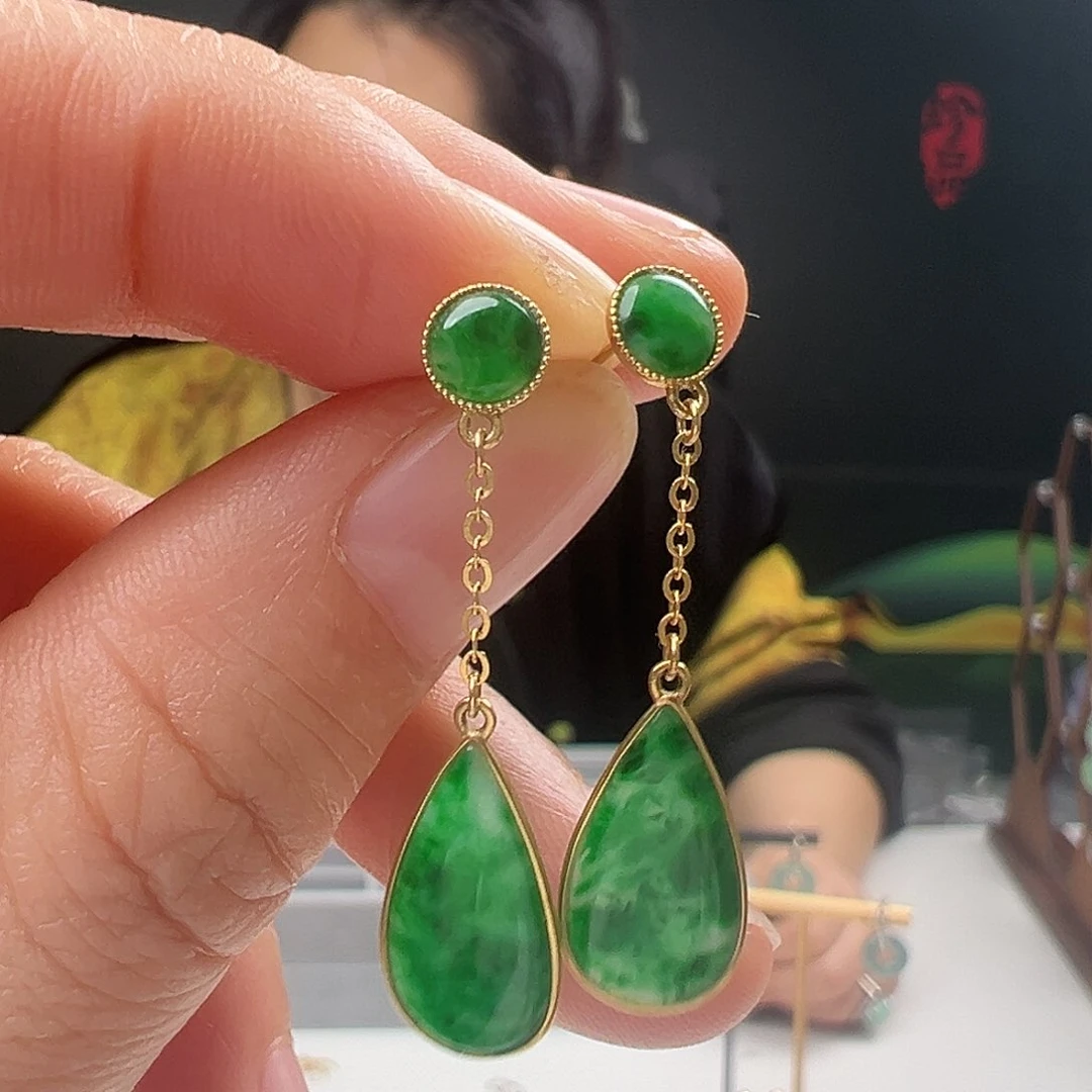 18K金镶嵌翡翠耳饰