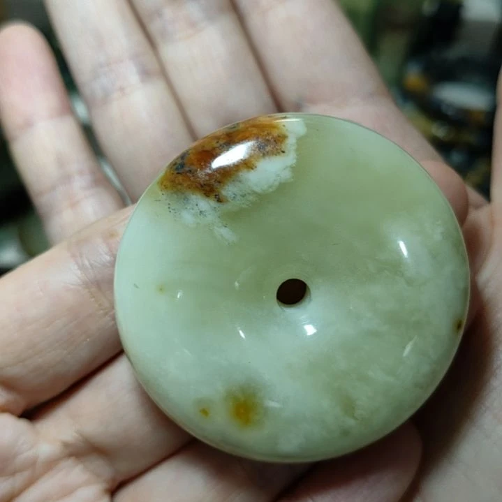 岫玉未镶嵌平安扣